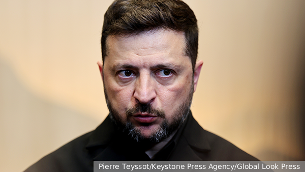 Эксперты: Зеленский пытается вернуть Украину в предвыборную повестку США