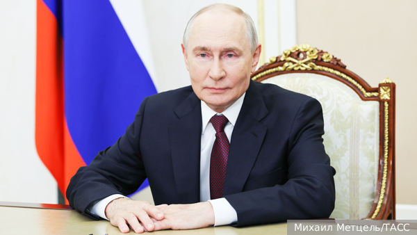 Путин начал телеобращение к россиянам