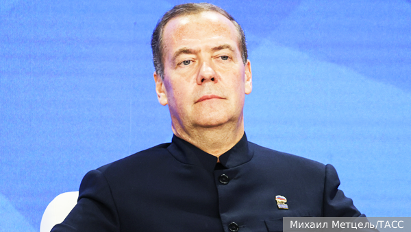 Медведев огласил список кандидатов на посты глав комитетов Госдумы