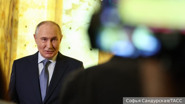 Путин словами «цирк уехал, а клоуны остались» оценил поведение Эстонии 