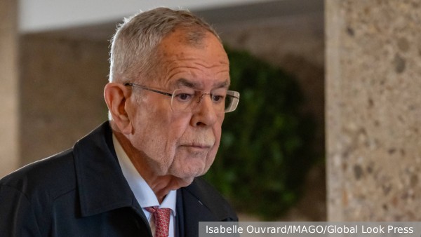 Константинов посоветовал президенту Австрии купить глобус после слов о России