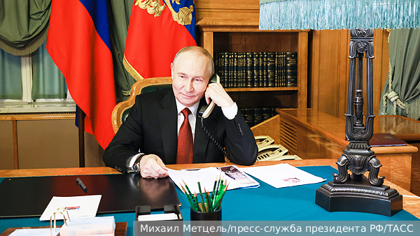 Кремль перечислил позвонивших Путину в день рождения зарубежных лидеров