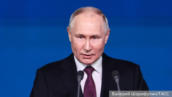 Абсолютное большинство россиян признают Владимира Путина одним из наиболее влиятельных мировых лидеров