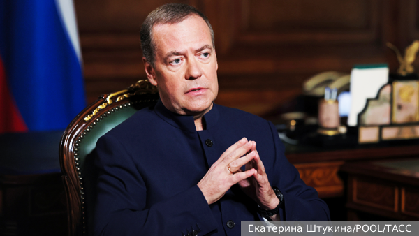 Медведев заявил о панике Киева без американских разведданных