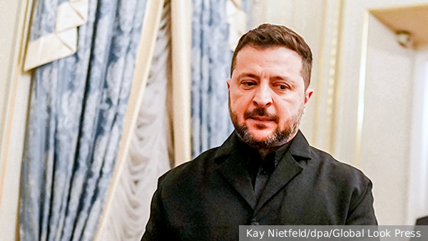 Журналист: Зеленский пережил нервный срыв из-за решения США по разведданным