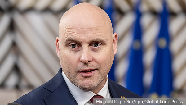 Премьер Латвии Кулбергс призвал ЕС помогать Украине ради кофе и круассанов