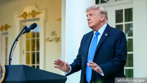 Трамп отказался вводить антироссийские пошлины в 100% и 500%