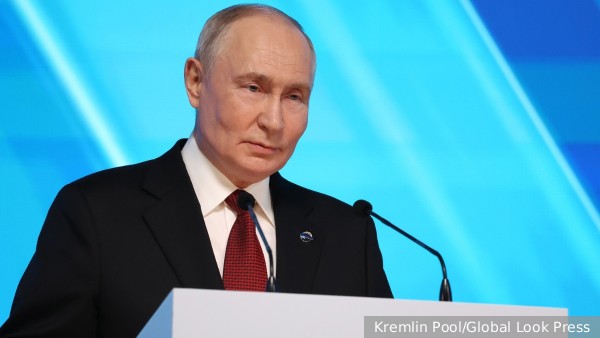 Путин поздравил работников дорожного хозяйства с праздником