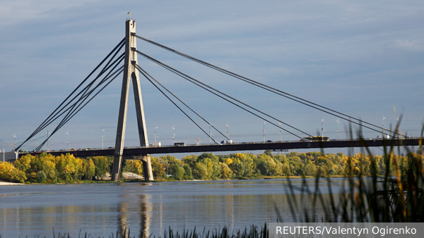 На Северном мосту в Киеве произошли взрывы