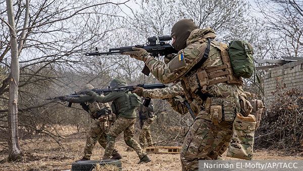 Эксперт объяснил указ властей Украины о круговой обороне городов