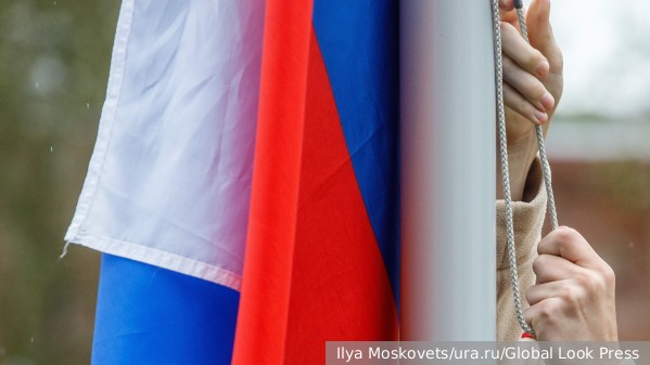 На зданиях Олимпийской деревни в Дакаре появились флаги России