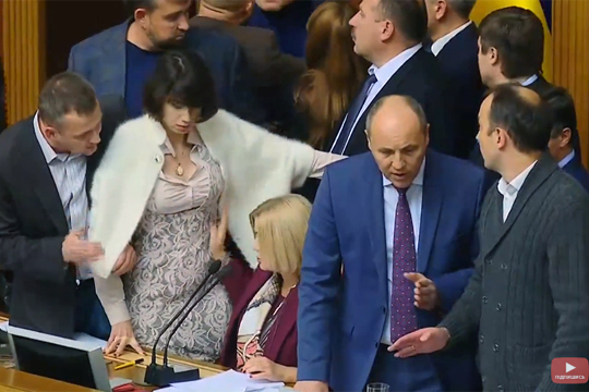Украинские депутаты подрались за звание самого большого врага России