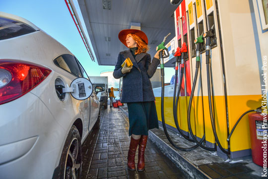 Экономика: Какая цена на бензин ожидается к концу года