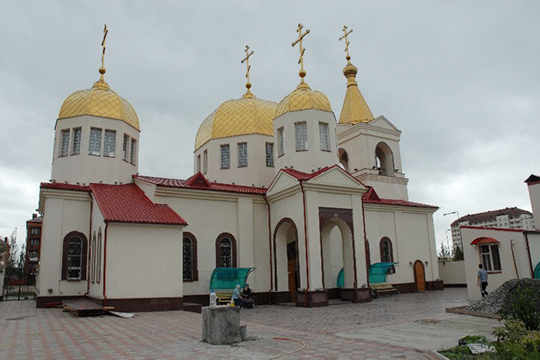 В нападении боевиков на храм в Грозном увидели иностранный след