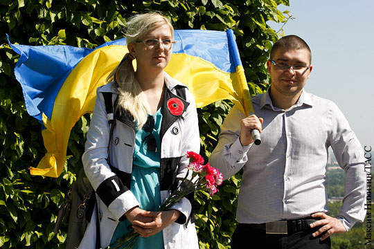 Порошенко пытается изменить отношение украинцев к празднику Победы