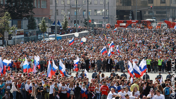 Герой России рассказал об эмоциях по поводу праздника национального флага