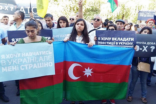 Азербайджанцы просят защиты у армянина