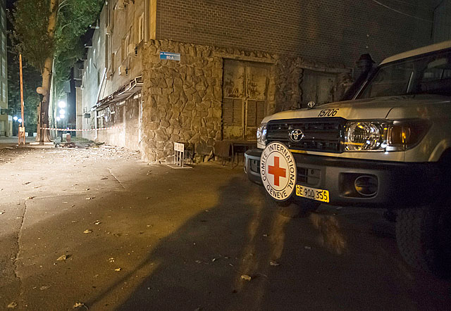 ОБСЕ: Сотрудник Красного Креста погиб от залпа «Урагана»