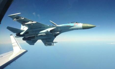 Обнародовано фото российского Су-27 в момент сближения со шведским самолетом