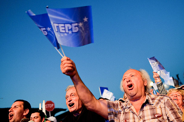 ЦИК Болгарии: Оппозиционная партия ГЕРБ лидирует на выборах