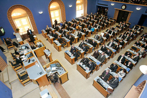 Парламент Эстонии разрешил однополым парам регистрировать сожительство