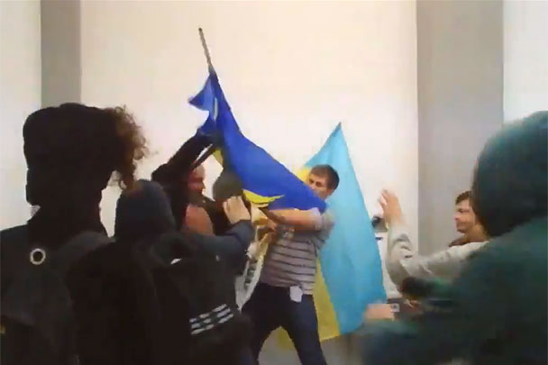 Украинские националисты попытались сорвать в Мадриде выставку о трагедии на Украине