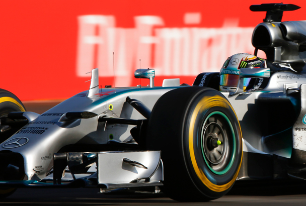 Гонщик Mercedes выиграл первый в истории Гран-при России «Формулы-1»