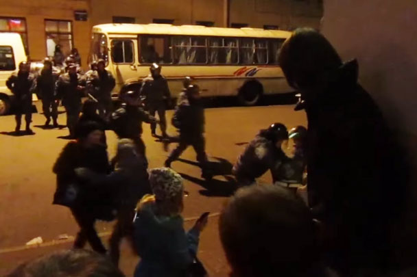 Отмена концерта Cannibal Corpsе в Петербурге привела к стычкам фанатов и полицейских 