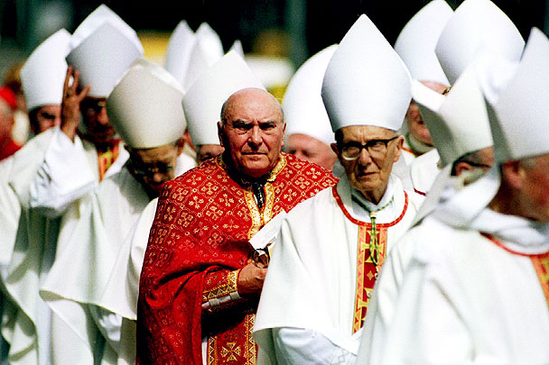 Ватикан решил изменить отношение к геям