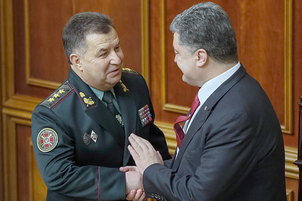 Порошенко назвал причину назначения Полторака главой минобороны Украины