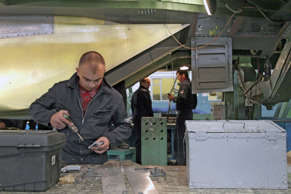 Россия приступила к созданию композитного истребителя шестого поколения