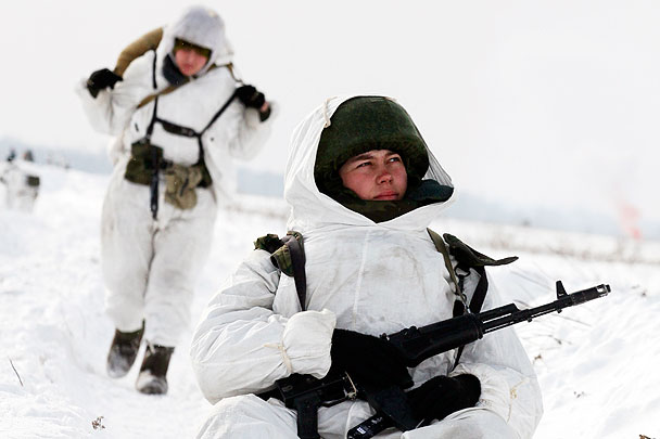Шойгу: Российские войска разместят по всему арктическому поясу в 2014 году