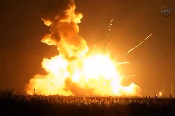 Американская ракета взорвалась во время старта к МКС