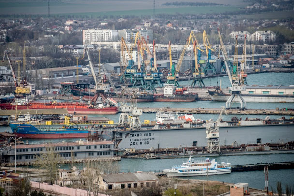 Медведев: В Крыму могут быть введены режимы «свободного флага» и удобного порта