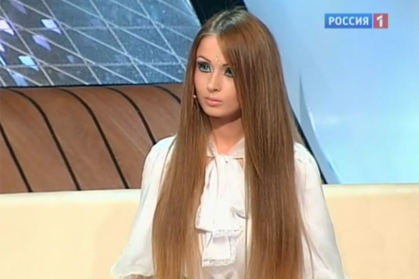 «Одесская Барби» заявила об избиении неизвестными