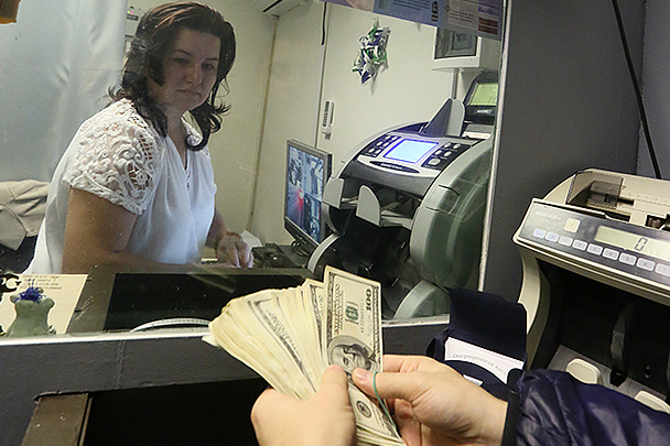 Доллар впервые в истории достиг 48 рублей