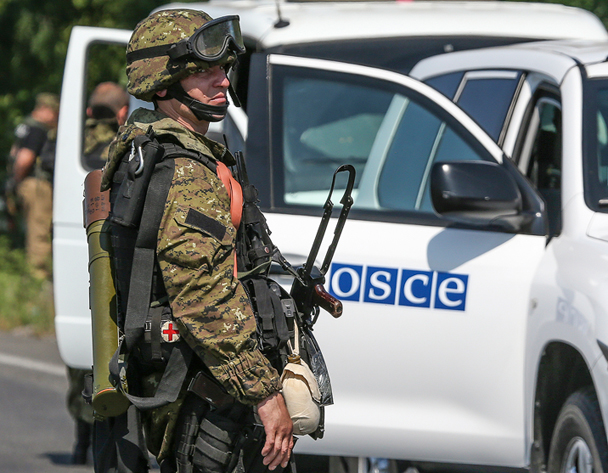 Наблюдатели ОБСЕ заявили о движении неопознанной техники под Донецком