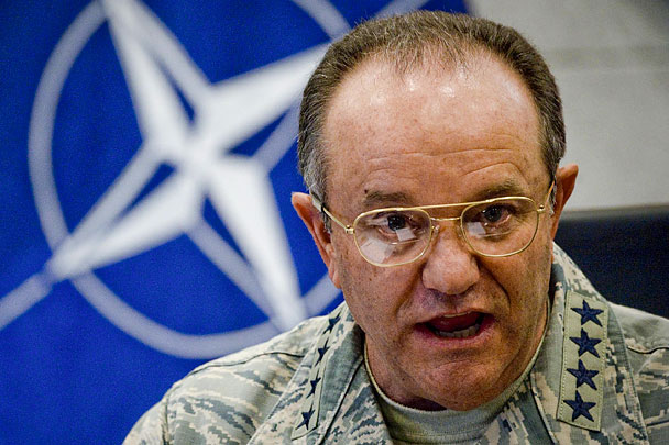 НАТО заявило о пересечении российской военной техникой границы с Украиной