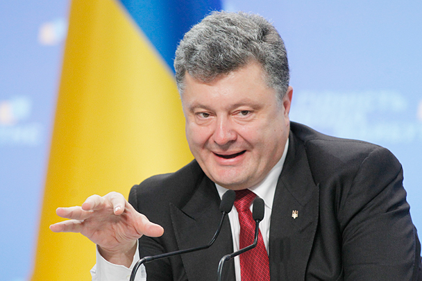 Порошенко: Украинская экономика работает по принципу «все для фронта, все для победы»