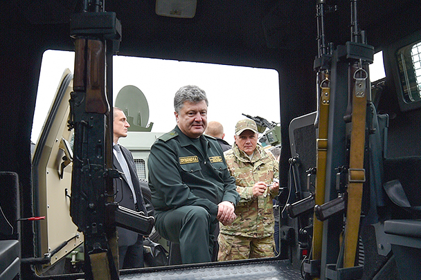 Порошенко: Украина готова к сценарию тотальной войны