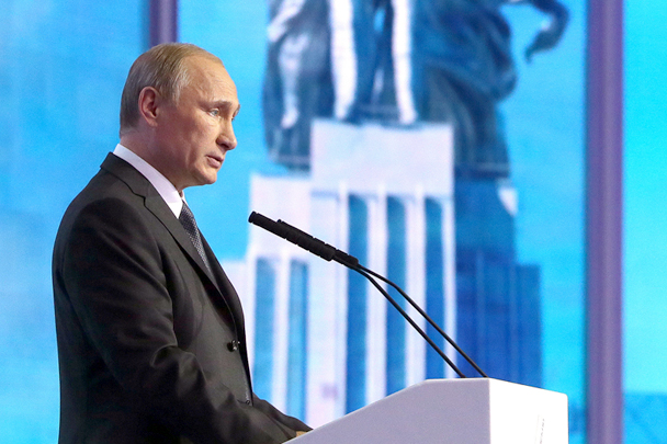Путин прокомментировал предложение о соцсборах с малого бизнеса