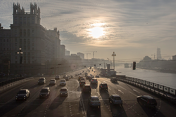 Жители Москвы ищут источник гари