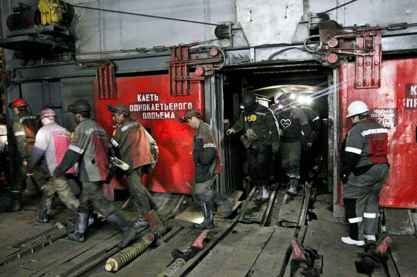 В Макеевке из-за артобстрела 175 горняков провели ночь в шахте