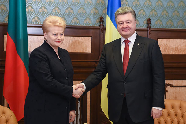 Порошенко договорился с Грибаускайте о поставках вооружений на Украину