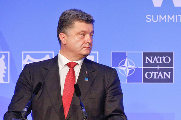 Порошенко пообещал провести референдум о вступлении Украины в НАТО