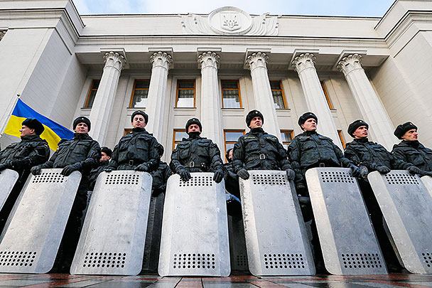Украинская реформа силовых структур вызвана бессилием Порошенко