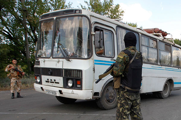Диверсанты напали на автобус с ополченцами в Донбассе, есть раненые