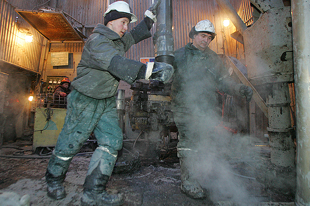 Сечин: Россия не снизит объем нефтедобычи даже при цене менее 60 долларов за баррель 