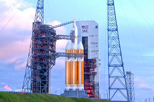 Запуск американского космического корабля Orion перенесли