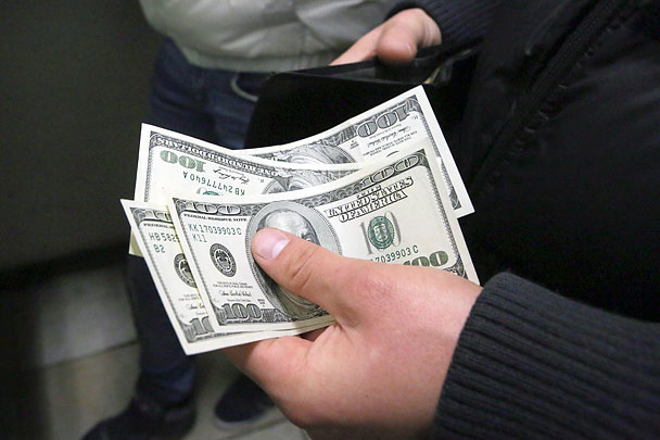 Журналист: За вступление в антикоррупционное бюро Украины требуют 100 тыс. долларов